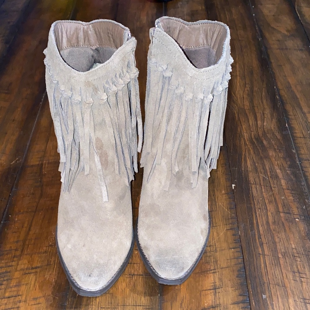 Very Volatile Fringe Suede Ankle Boots - Cream